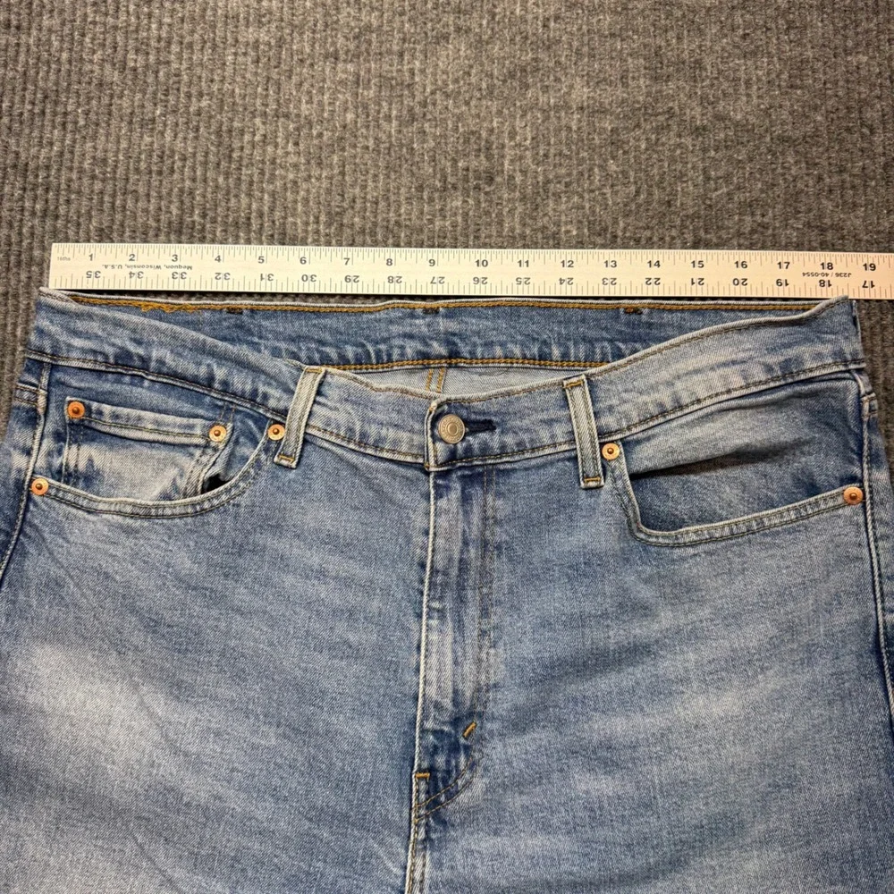 Levi's 505 38x34 Regular Fit Straight Leg Jeans Medium Wash Classic Denim